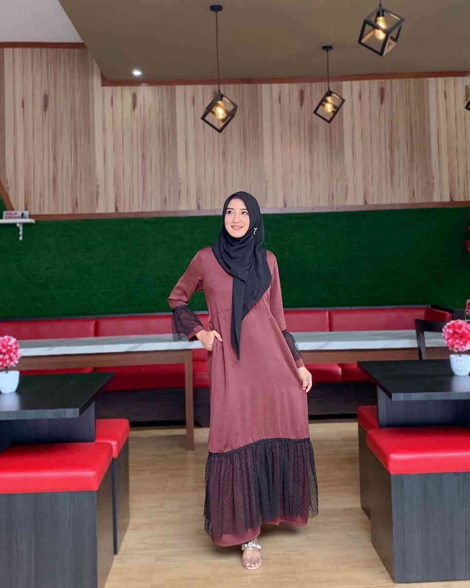 Sedang Hamil Besar, 10 Fashion Muslimah ala Chacha Takya Bisa Tetap Modis