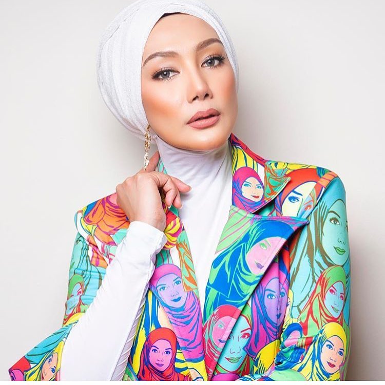 10 Pesona Cantik Erra Fazira  Mantan Istri Engku Emran 