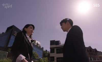 Sinopsis Suspicious Partner Episode 9: Bong Hee Mengaku Sebagai Kekasih Ji Wook Dihadapan Yoo Jung