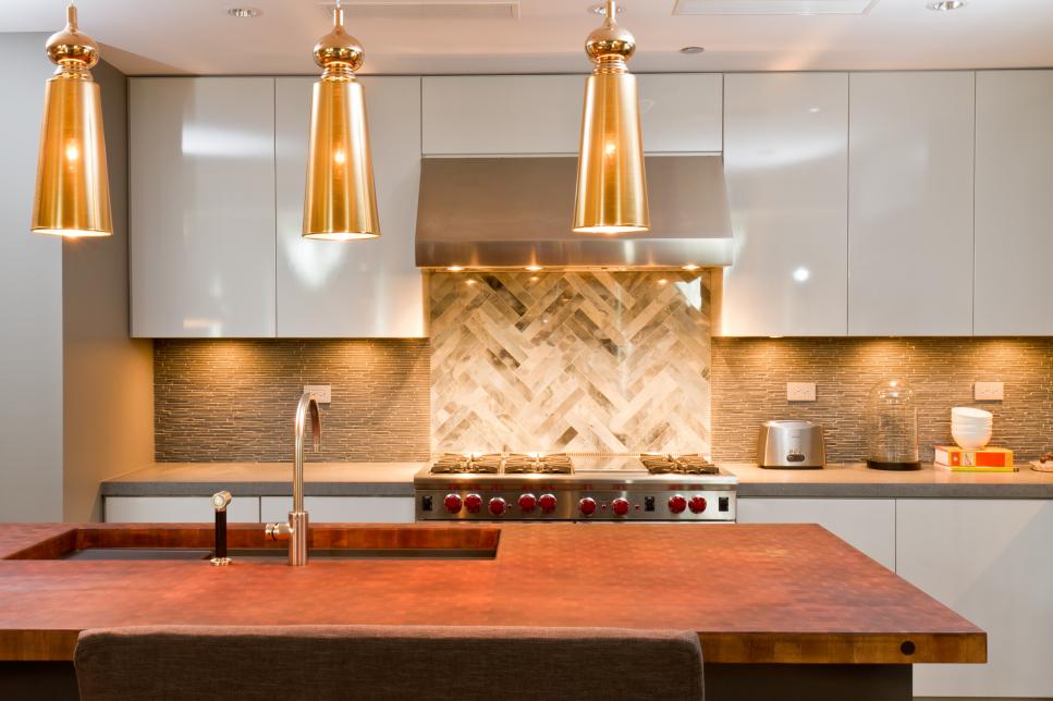 Tampil Elegan, 10 Desain Dapur Mewah dengan Aksen Serba Warna Emas
