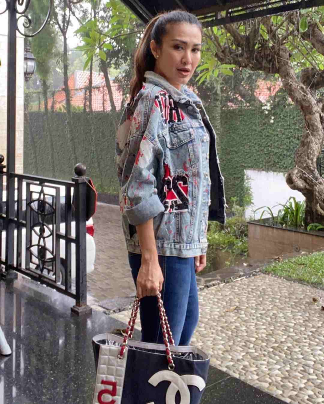 10 Potret Mewah Rumah Liza Natalia, Ratu Zumba Indonesia
