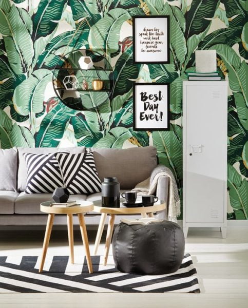 10 Dekorasi Ruang Tamu Tropis, Hadirkan Nuansa Hijau Dalam Satu Ruang