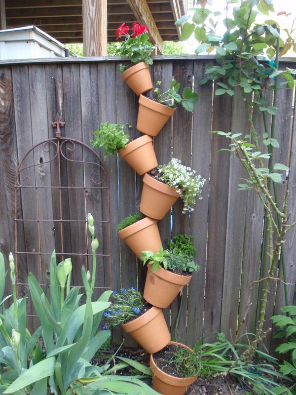 Terasa Adem, 10 Ide Desain Vertical Garden yang Artistik