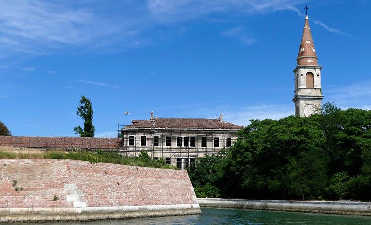 Pulau Poveglia, Tempat Wisata Mistis di Atas Tanah Kuburan Massal