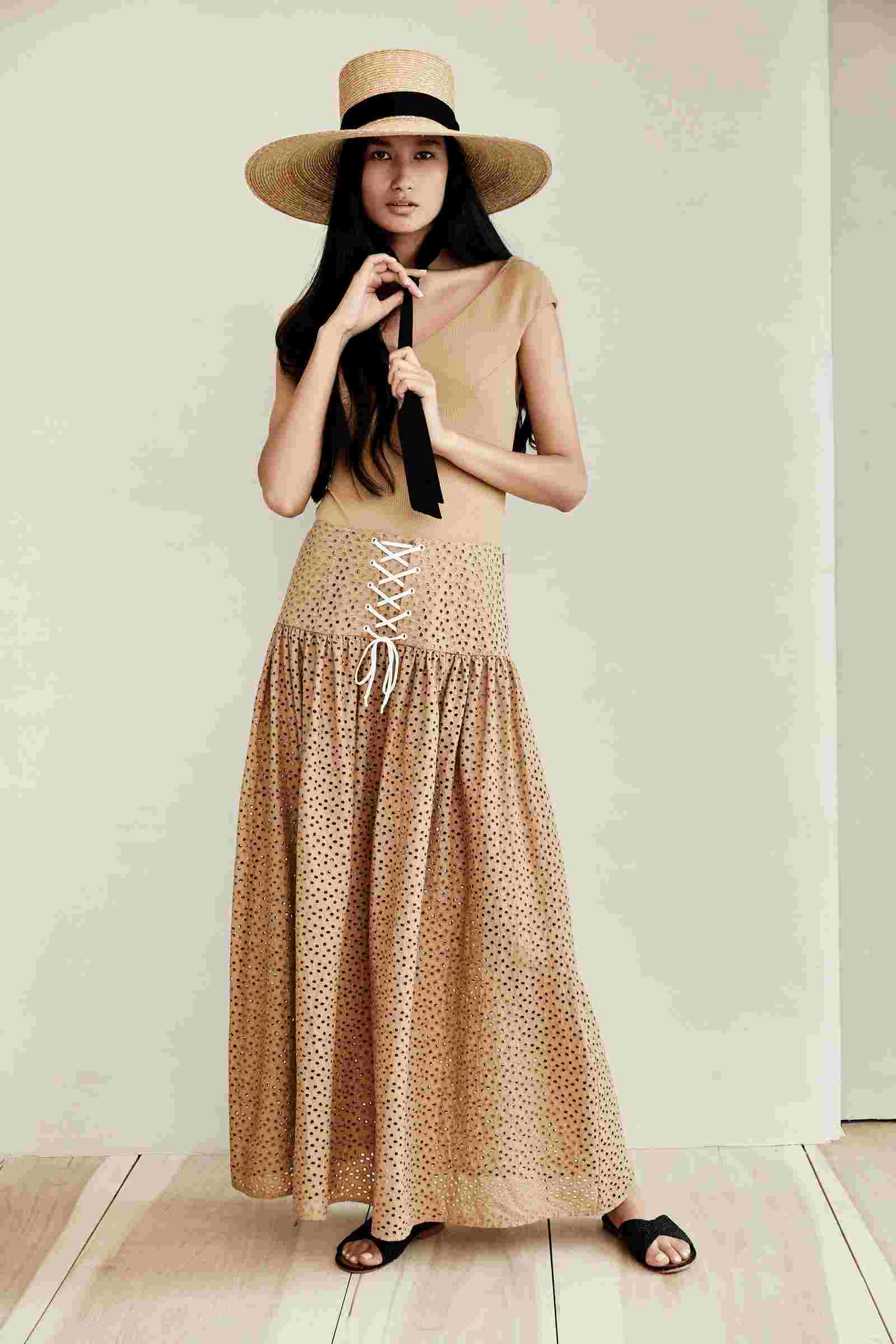 10 Ide Mix and Match Outfit Warna Earthy Tone Kece Banget 