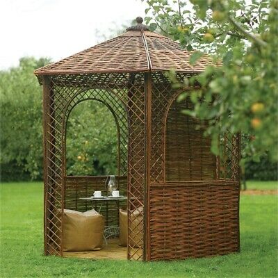 10 Desain Gazebo dengan Konsep Rustic, Tampak Natural