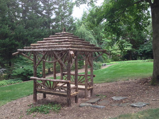 10 Desain Gazebo Dengan Konsep Rustic, Terlihat Natural