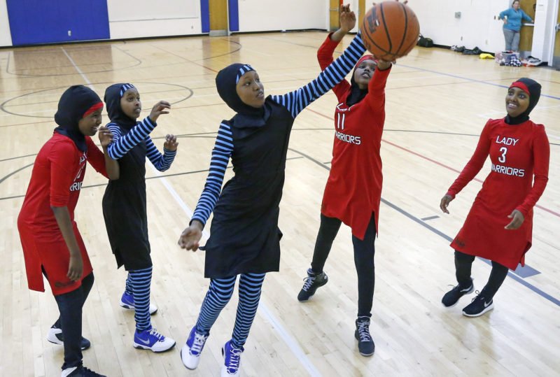 Baju basket wanita hijab