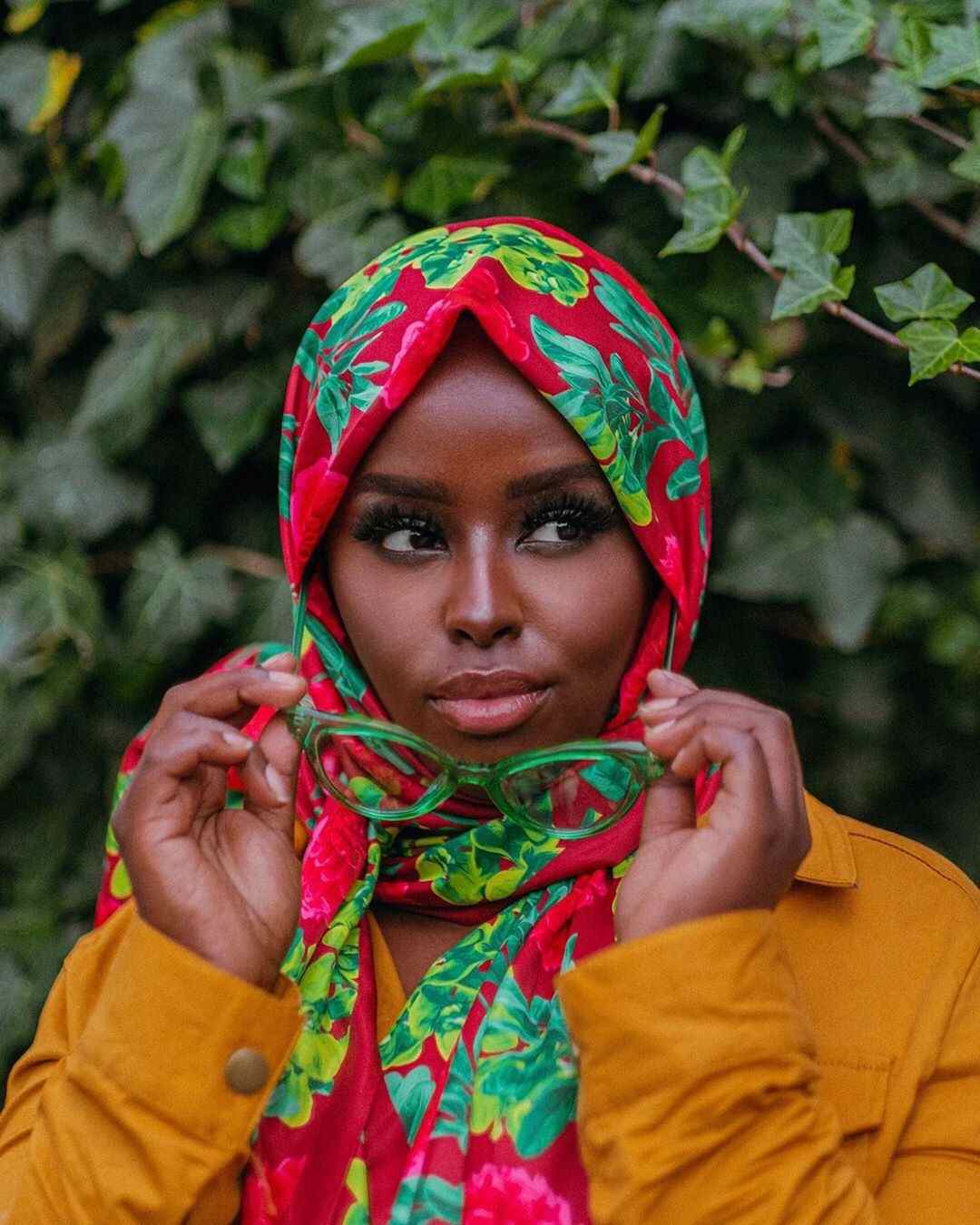46 Warna  Jilbab  Untuk  Kulit  Hitam Manis