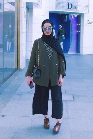 10 Ide Padu Padan Hijab dengan Celana Kulot, Kekinian Abis