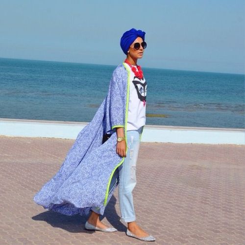 10 Inspirasi Mix and Match Hijab untuk Ke Pantai, Feminim dengan Rok hingga Jumpsuit