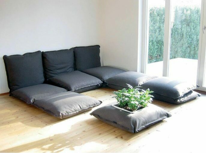 10 Ide Desain Ruang Tamu Lesehan Tanpa Sofa, Super Nyaman