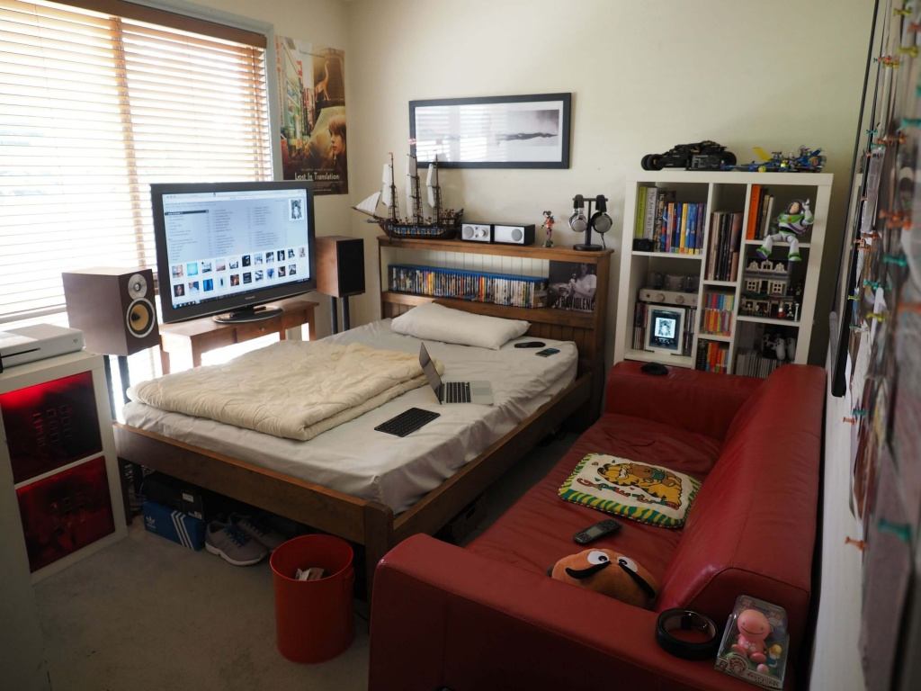 Cool Abis, 10 Desain Kamar Gamer yang Muat Banyak Layar