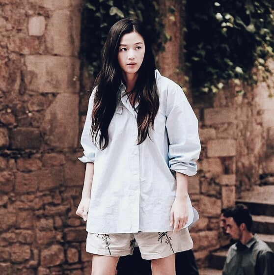 Bak Remaja di Usia 40-an, 10 Ide Outfit Kasual Ala Jun Ji Hyun