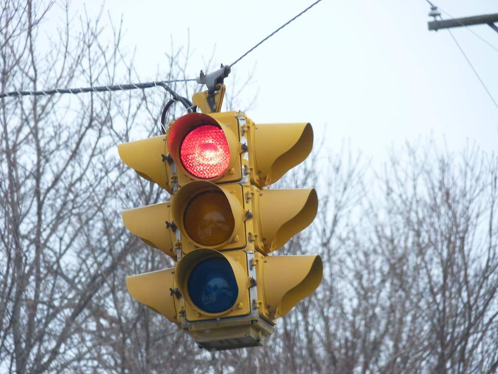 Sempat Dipandang Mengerikan, Begini Sejarah di Balik Penemuan Lampu Lalu Lintas Pertama di Dunia