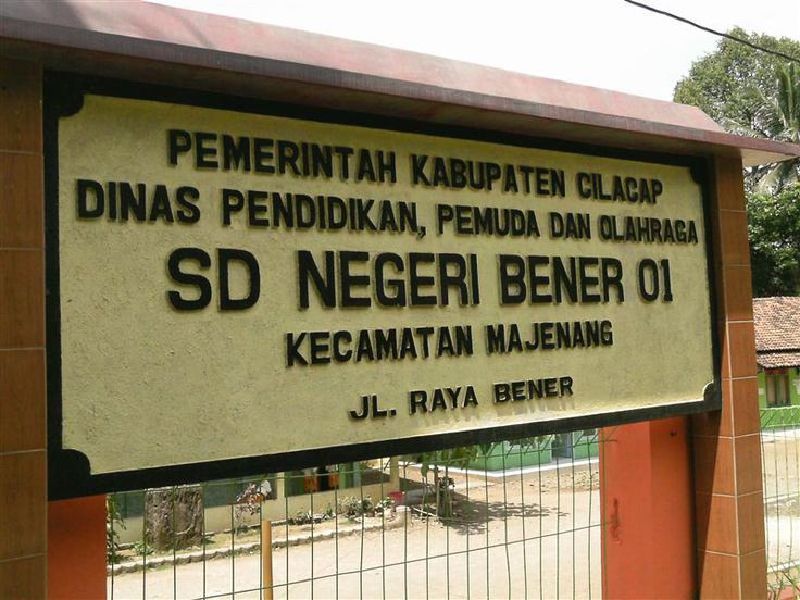 Kocak! 9 Sekolah Dasar di Indonesia Ini Punya Nama Super  Aneh
