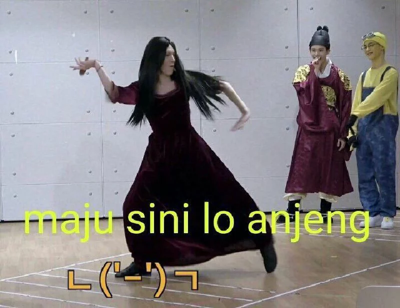 10 Pose Manekin Anti Mainstream yang Konyol Banget