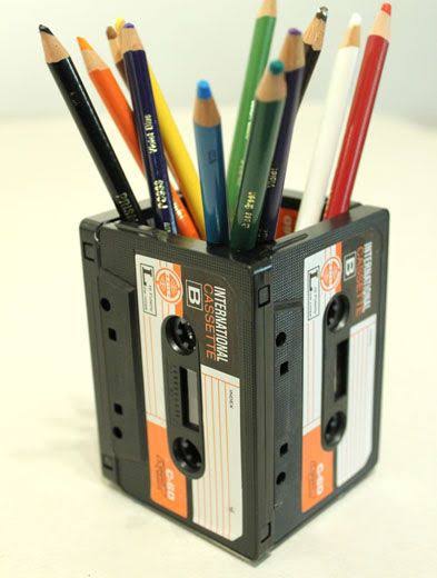 Bisa jadi tas, 10 DIY kreatif menyulap kaset lama jadi barang unik