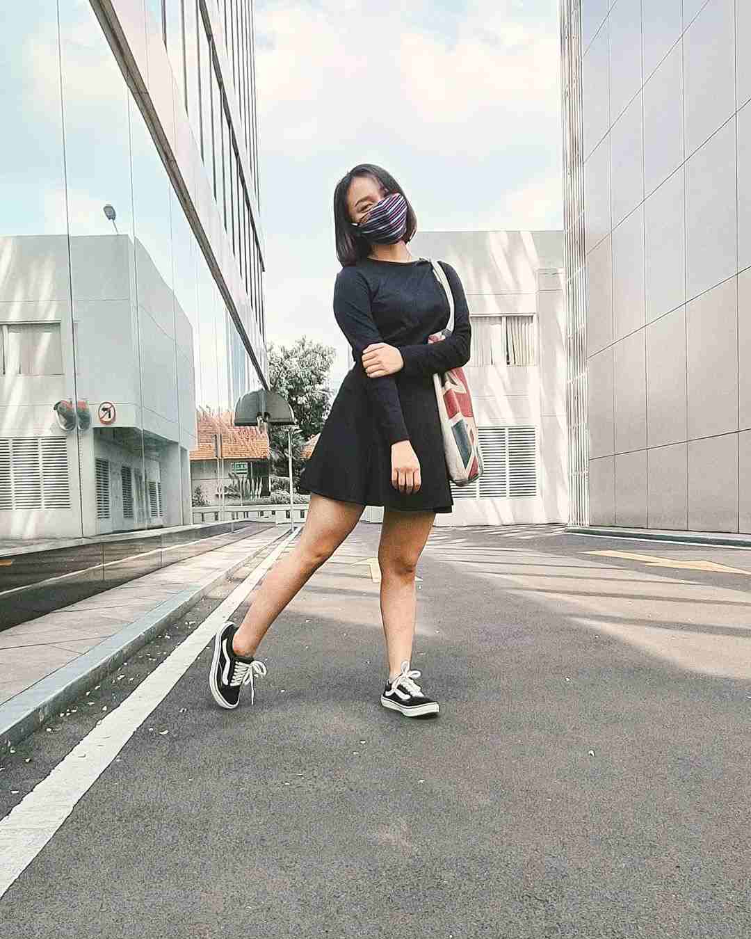 Stylishh, 10 Fashion Revina VT yang Bikin Jatuh Hati