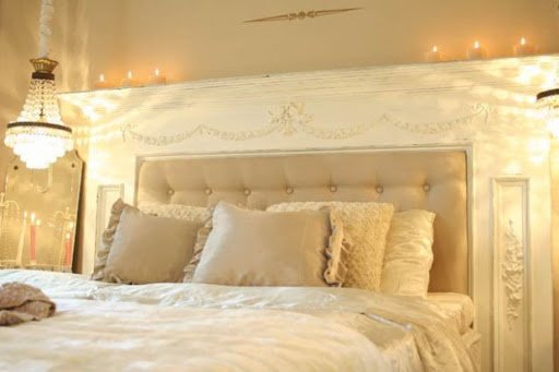 10 Dekorasi Headboard Unik Yang Membuat Ruangan Anda Terlihat Artistik