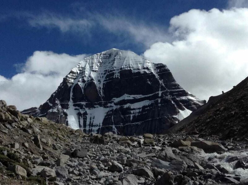 Gunung Kailash dianggap suci di Tibet sebagai tempat ritual pembersihan dosa