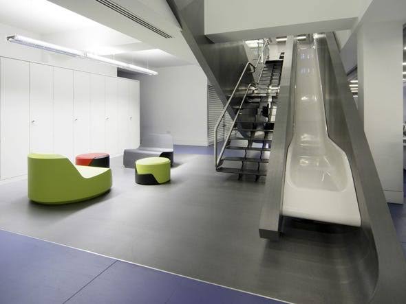 10 Potret Redbull's London Office, Artistik Berwarna Perak dan Memiliki Slide