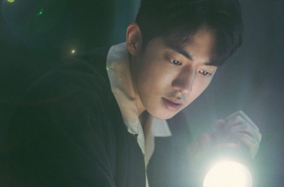 Jadi Guru, 10 Potret Nam Joo Hyuk yang Kian Menawan di The School Nurse Files