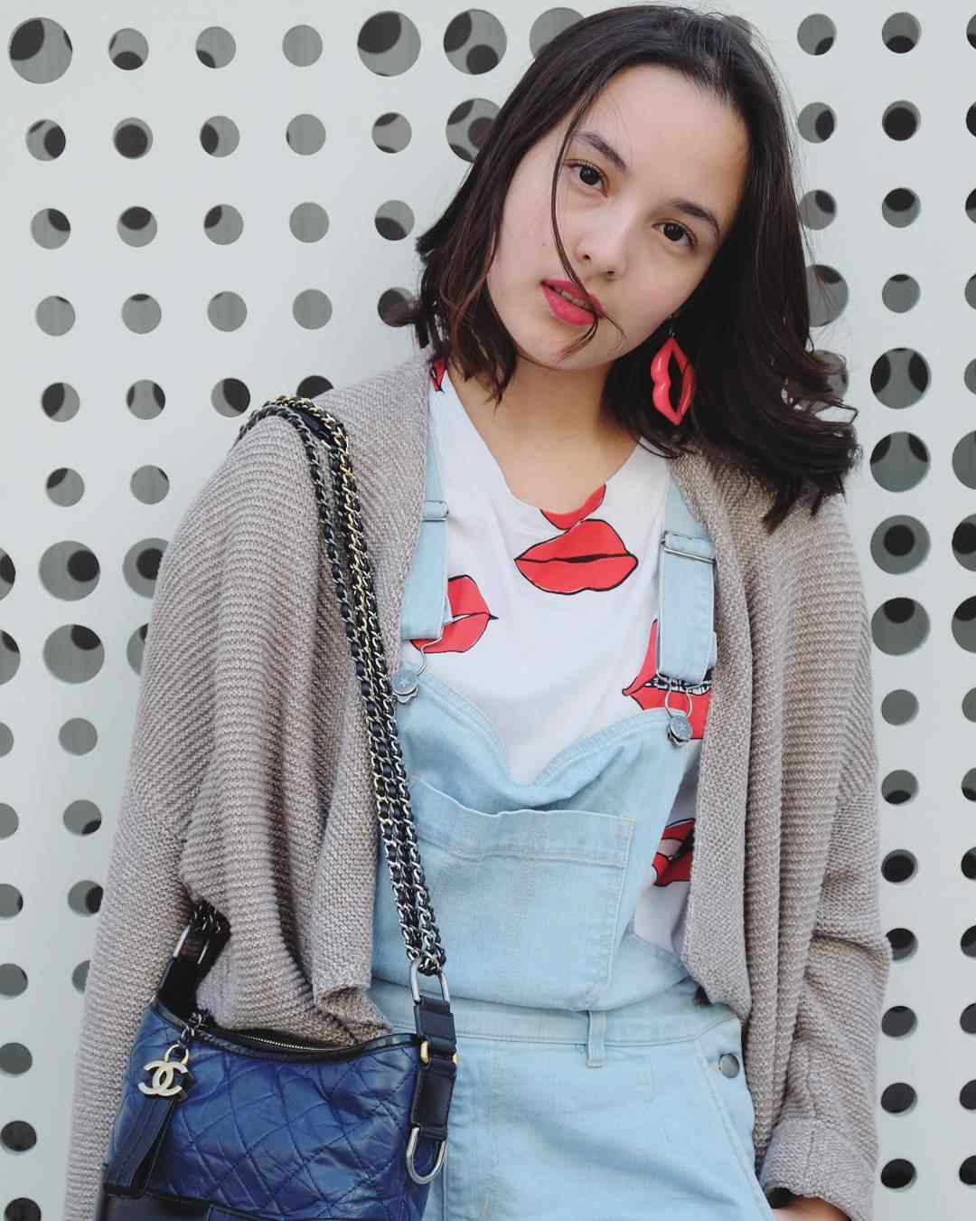 10 OOTD Modis Ala Chelsea Islan, Cocok untuk Outfit Kece Harianmu