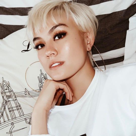 Segar dan Makin Awet Muda, Begini Potret 5 Artis Cantik dengan Style Rambut Pendek