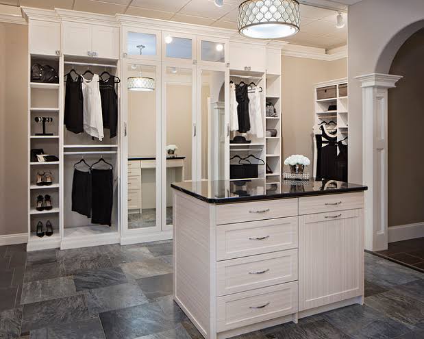 10 Desain Walk In Closet untuk Tempat Outfit dan Aksesoris Brandedmu