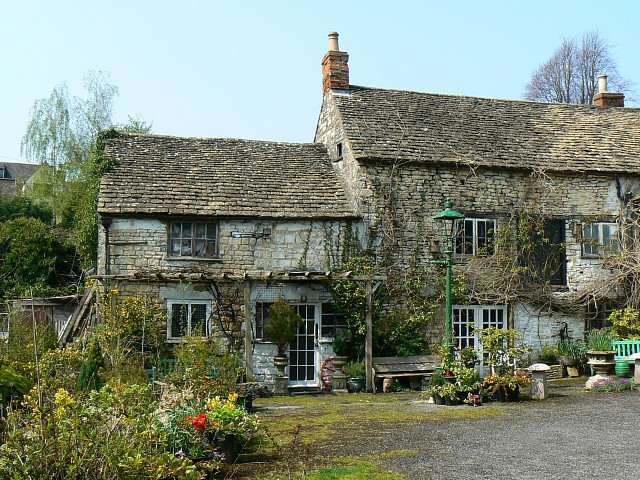 Ancient Ram Inn, Penginapan Paling Horor Dibangun di Bekas Makam Kuno