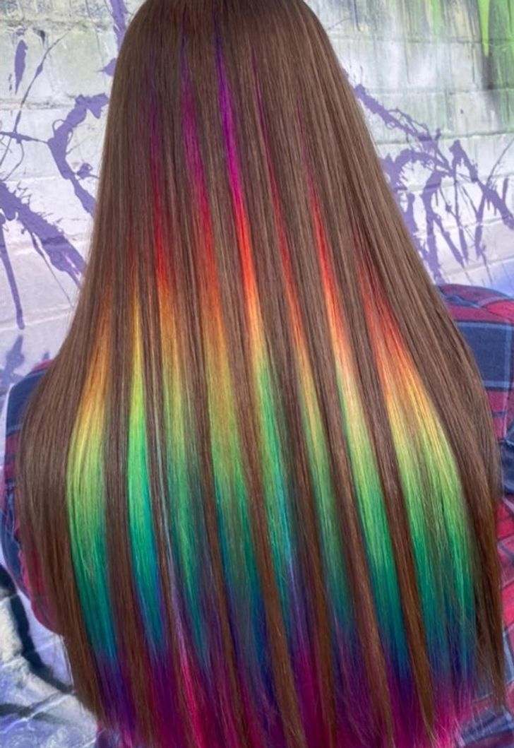 Perpaduan Warna Pelangi 10 Trend Gaya Rambut Penuh Warna 