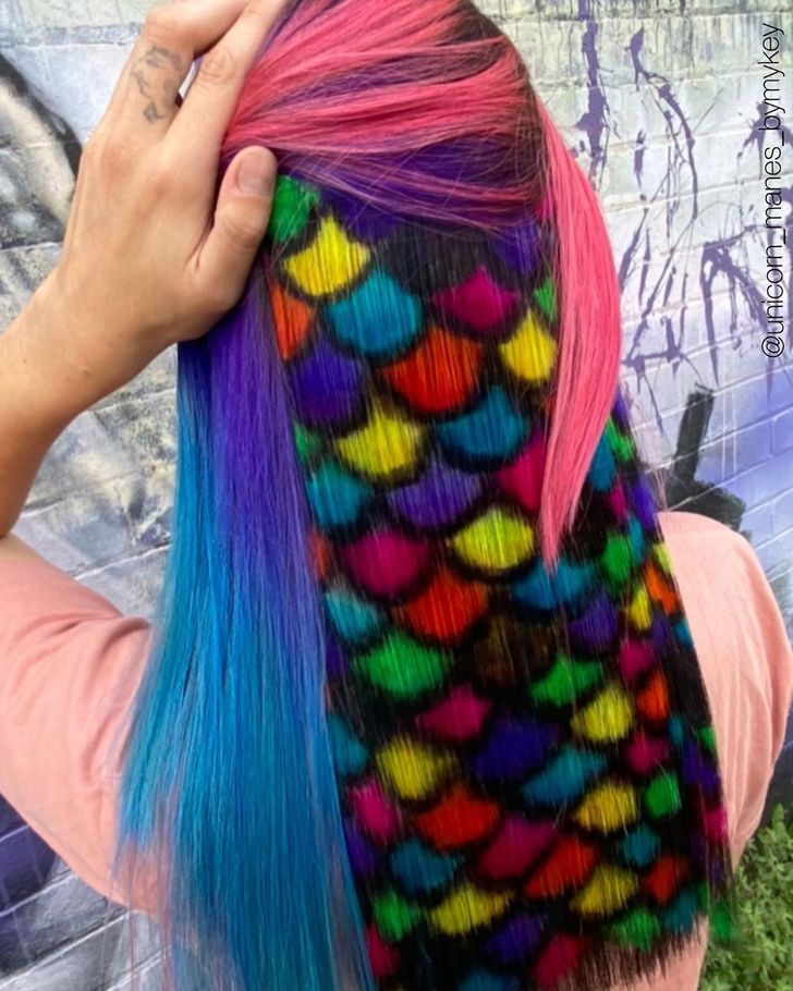 Perpaduan Warna Pelangi, 10 Trend Gaya Rambut Penuh Warna