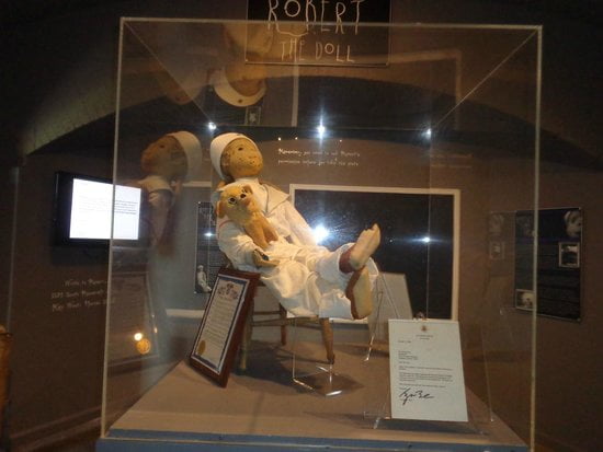 Cerita Robert the Doll, Boneka Pelaut yang Terkenal dengan Kutukannya