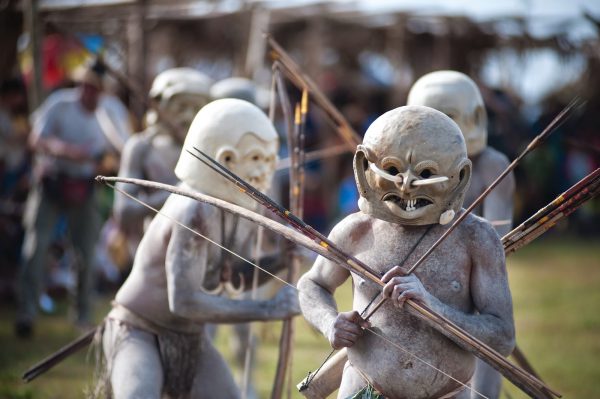 Suku Asaro Papua Nugini, Masyarakat Tradisional yang Memakai Topeng Lumpur Menakutkan