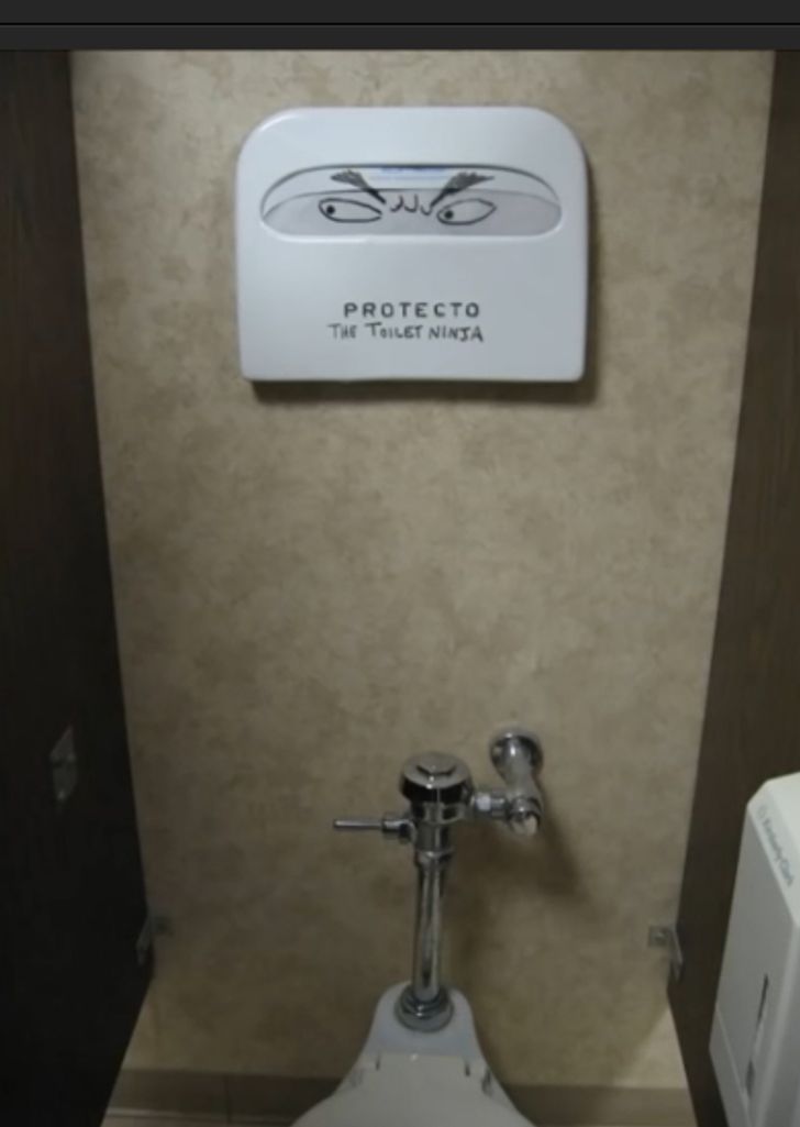 Kreatif Banget, 10 Corat-coret di Toilet Umum yang Bikin Ngakak