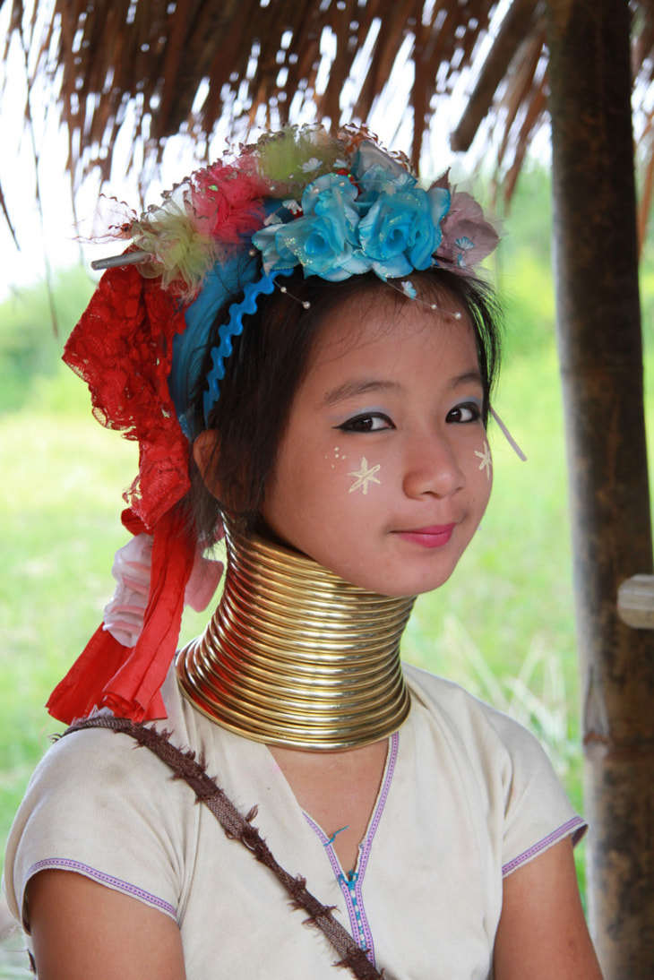 10 Standart Kecantikan di Berbagai Negara, Thailand Leher Panjang