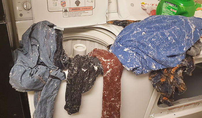 10 Hal Aneh yang Terjadi di Tempat Laundry, Mesin Cuci Makan Kaos Kaki
