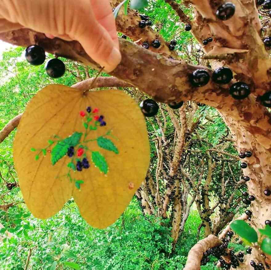 Bukan Kain, 10 Hasil Bordir Ini Dijahit Diatas Daun Berguguran