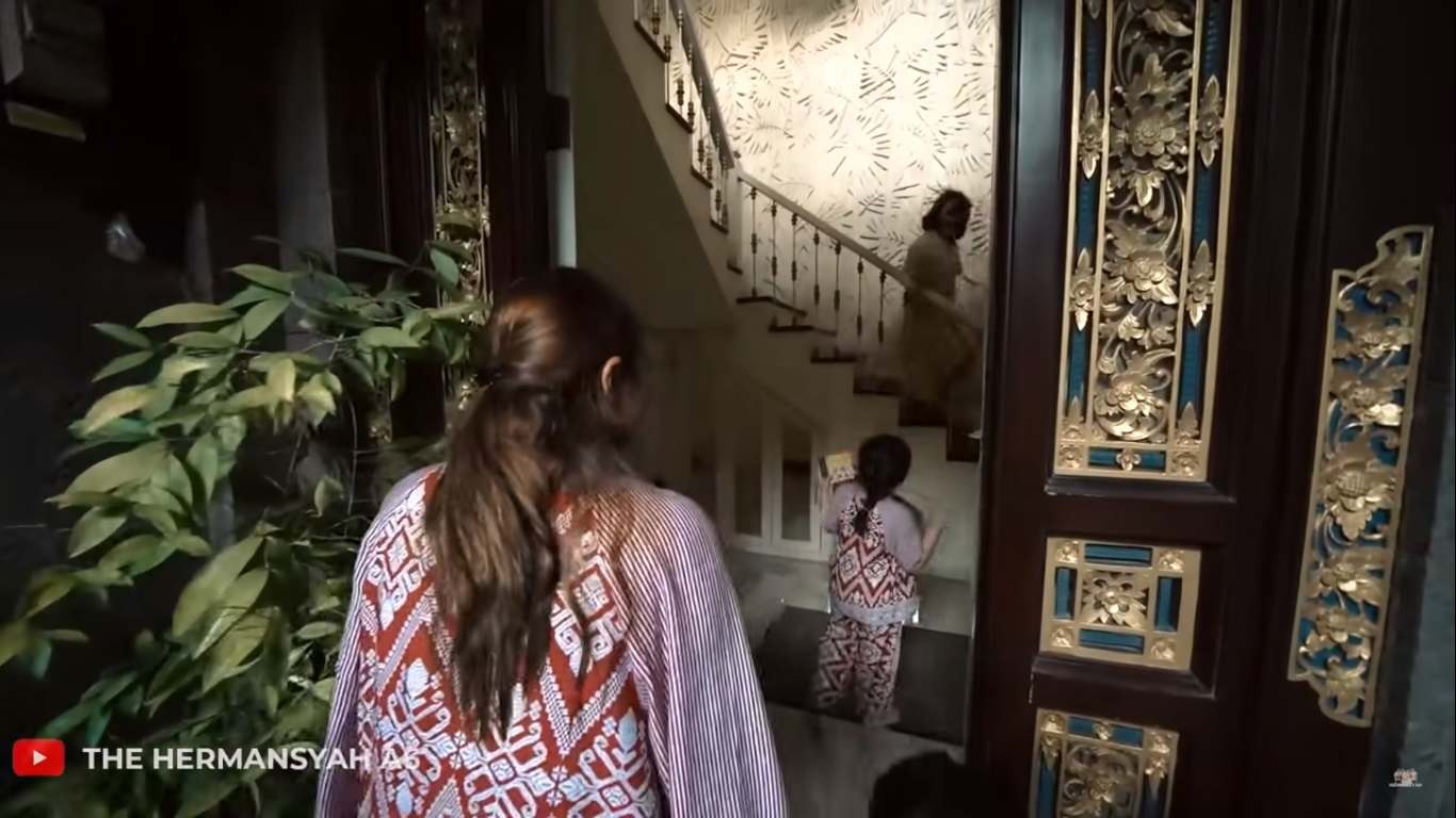 Bak Vila Khas Bali, 10 Potret Rumah Sarah Menzel, Kekasih Azriel Hermansyah