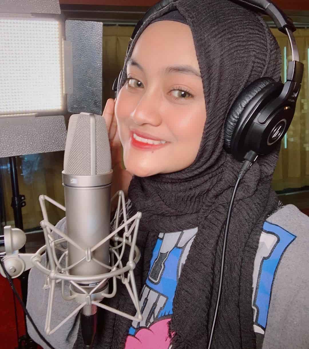 10 Potret Eltasya Nayasha yang Suka Cover Lagu, Pernah Jadi Kontestan Indonesian Idol