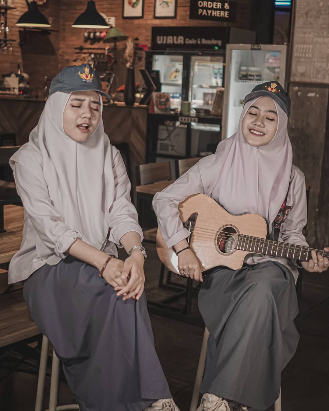 10 Fakta Putih Abu-Abu, Grup Vokal yang Nge-Hits di YouTube | Dailysia