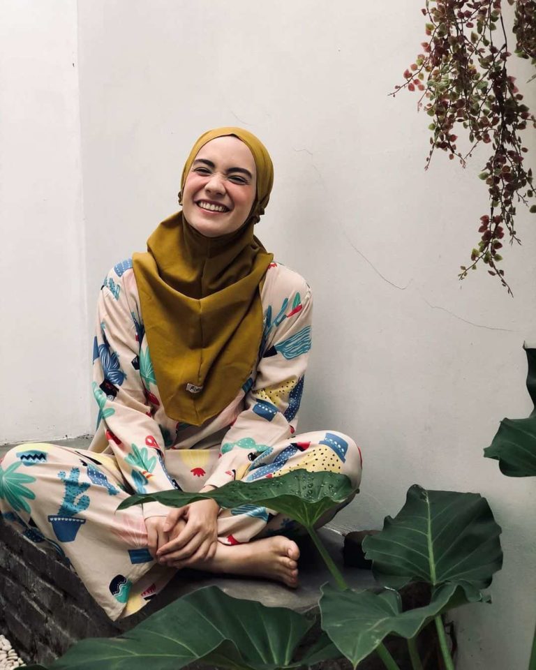 Putri Anne - Biodata, Profil, Fakta, Agama, Umur & Karir | Dailysia