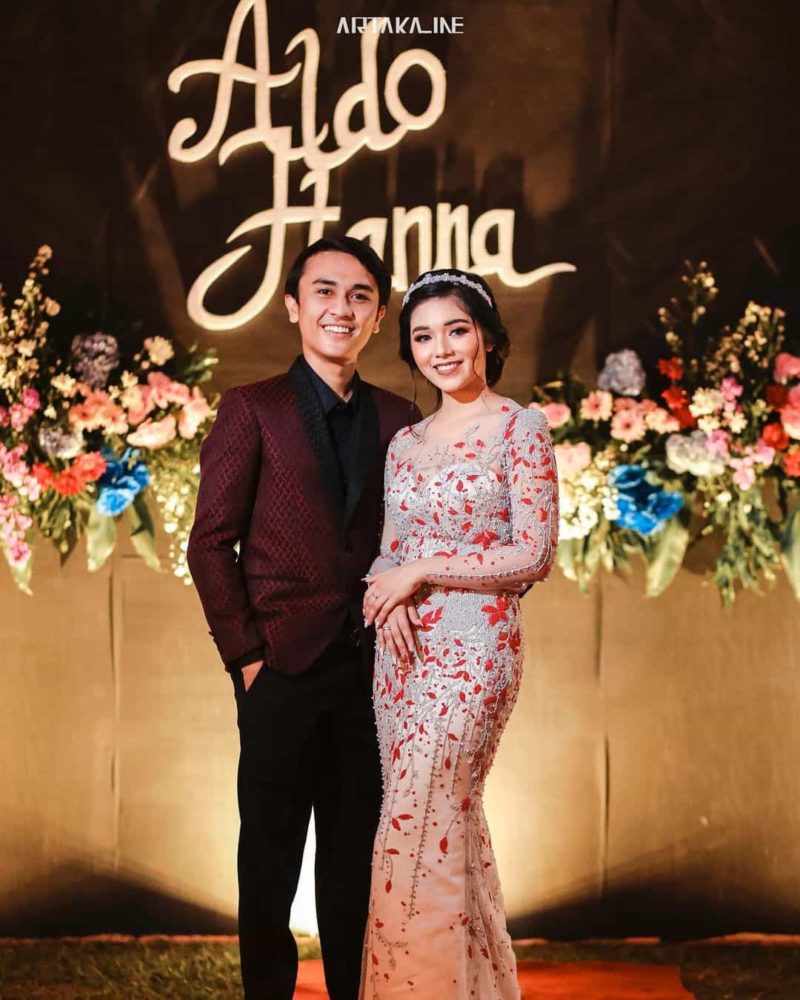 10 Momen Kebersamaan YouTuber Revialdo Bedhol Bareng Istri - Dailysia