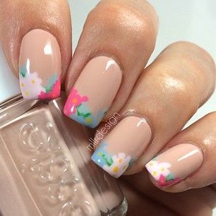 Cantik, 10 Ide French Manicure yang Bikin Kuku Tampak Elegan