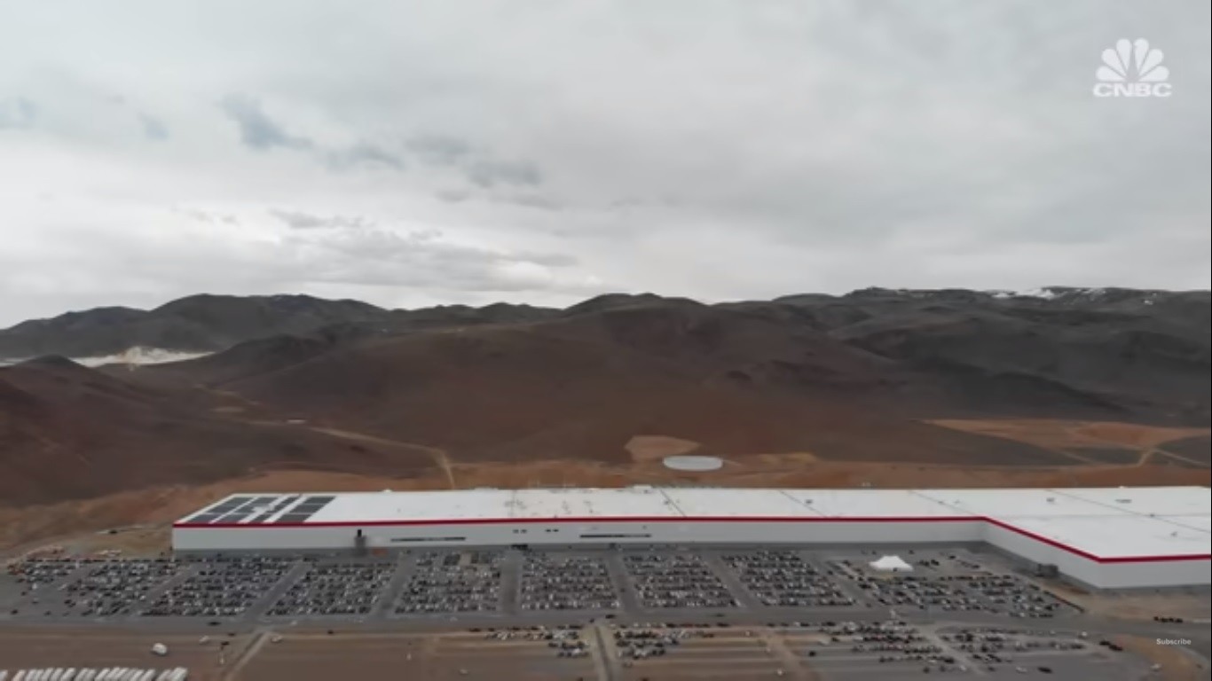 Penuh dengan Robot, 10 Potret Tesla Gigafactory di Nevada