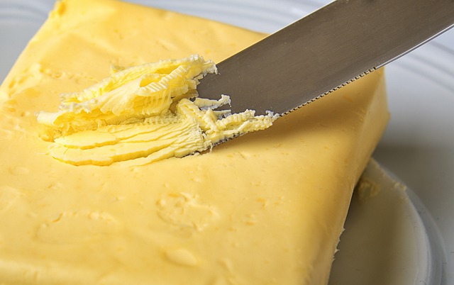 You're welcome to make cakes, here are 10 differences between butter and margarine