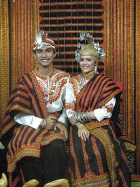 9 Pakaian Adat Aceh Yang Biasa Digunakan Pada Pernikahan Adat