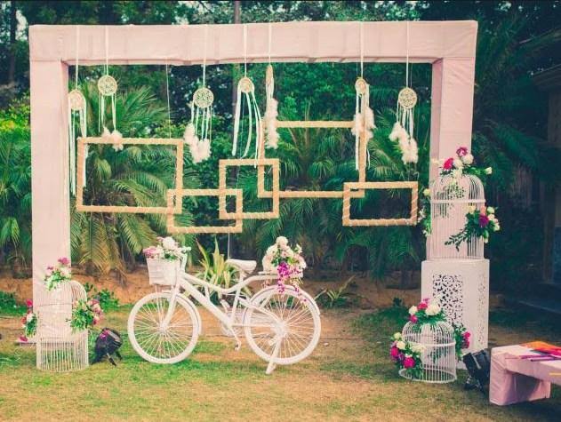 10 Inspirasi Photo Booth untuk Pernikahan Impian