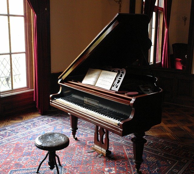 Sejarah Piano, Diciptakan oleh Bartholomeo Cristofori di Italia